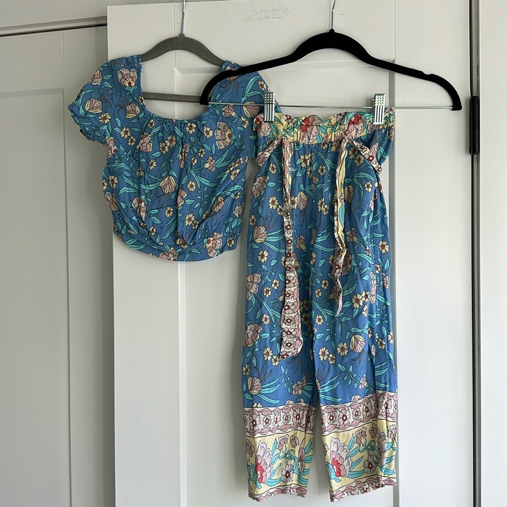 LOEVIA Paris - 6T - 2 piece coordinates with cropped top and flowy pants